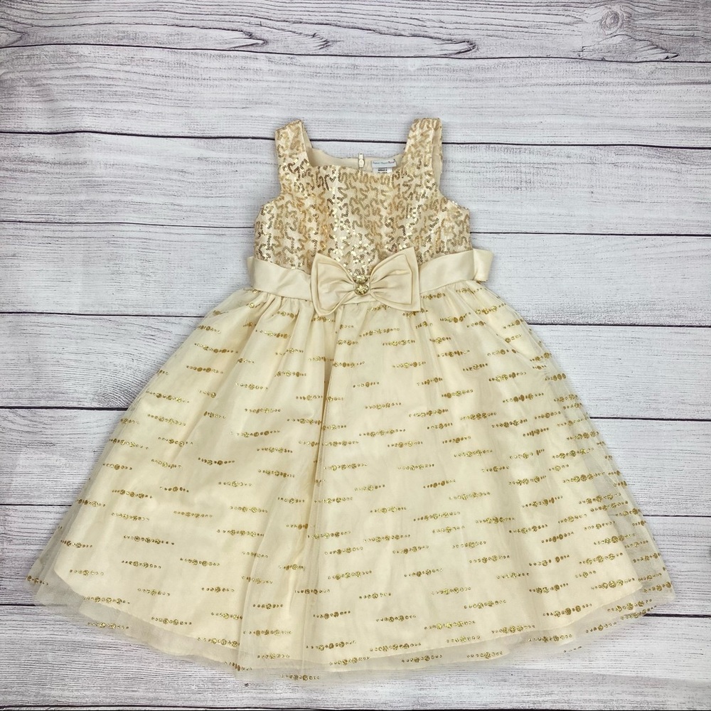 Girls dress Sz 6, Gold sequins & sparkles!🎁